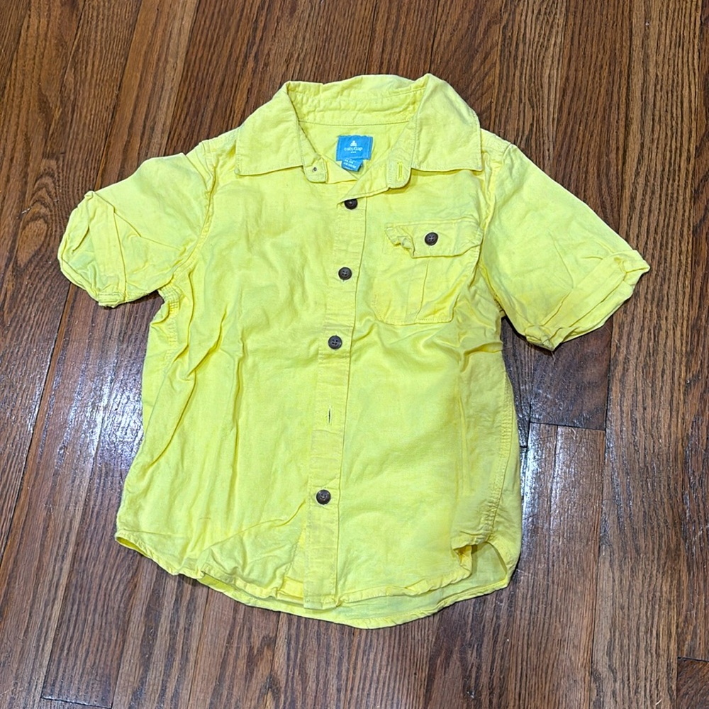 Baby gap size 4 yellow short sleeve shirt